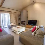 Lulumba Luxury House Lákones