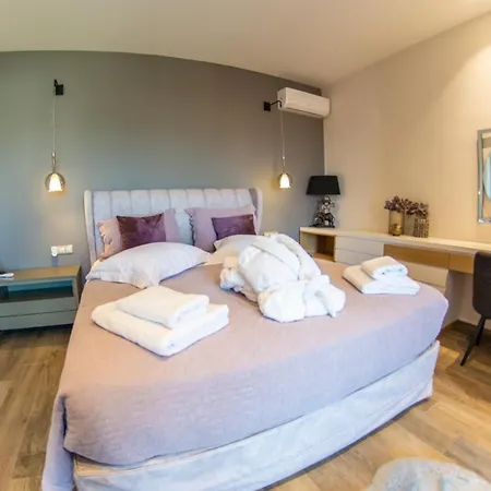 Lulumba Luxury House Lákones