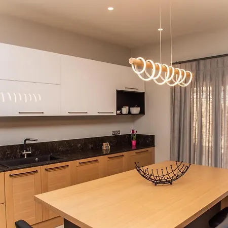 Lulumba Luxury House * Lakones