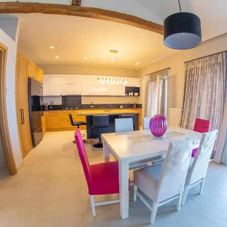 Dom wakacyjny Lulumba Luxury House