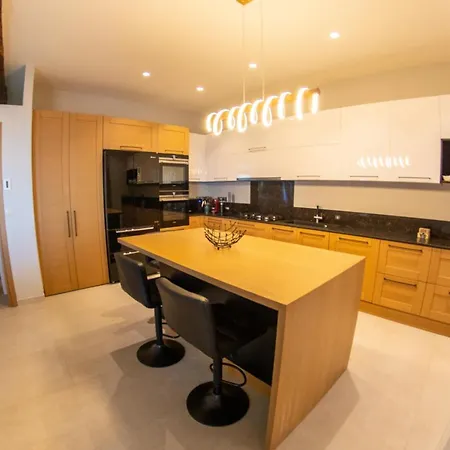 Lulumba Luxury House Holiday home