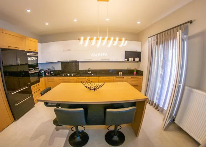Lulumba Luxury House Lákones