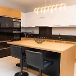 Lulumba Luxury House Case de vacanță *