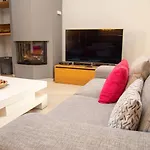 Lulumba Luxury House * Lákones