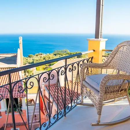Lulumba Luxury House Case de vacanță Lákones