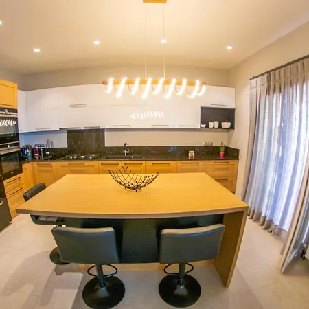 Lulumba Luxury House Lákones